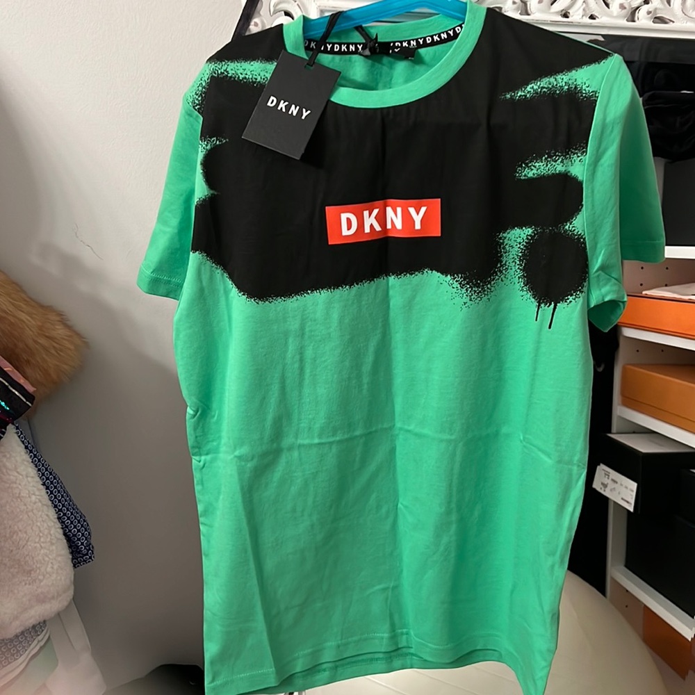 Green DKNY T-shirt, size 14/s